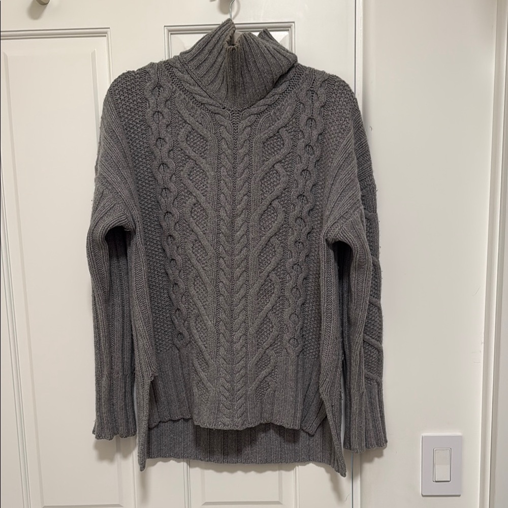 Everlane Gray Turtleneck Cable Knit Sweater